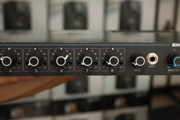 Shure 舒爾 SCM800 機(jī)架調(diào)音臺