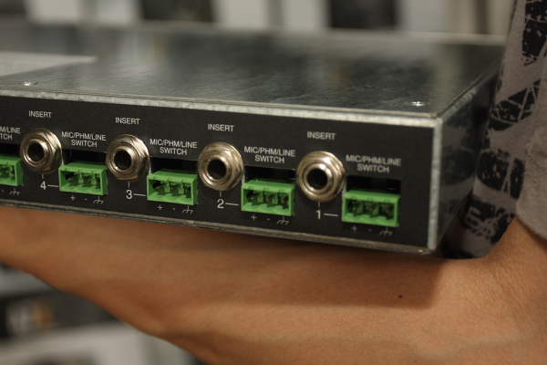 Shure 舒爾 SCM800 機(jī)架調(diào)音臺