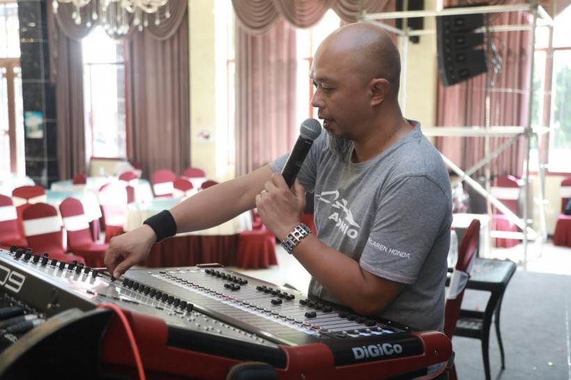 這次，sE V7 的巡演嘉賓不一般