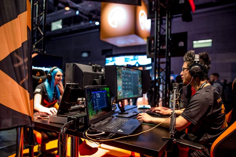 拜雅 TEAM TYGR 游戲耳機套裝閃耀歐洲 TwitchCon 大會