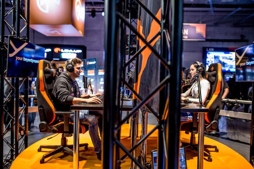 拜雅 TEAM TYGR 游戲耳機套裝閃耀歐洲 TwitchCon 大會