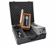 實(shí)力派開箱：聽何柏誠(chéng)用 RNT 唱給你聽